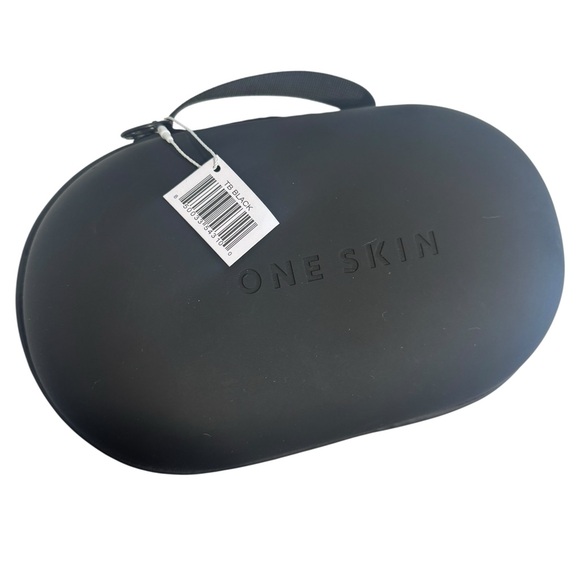 Black Accessory Case - Picture 1 of 4